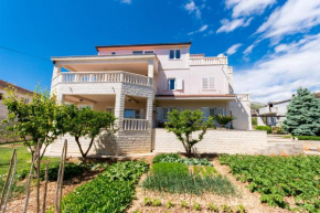 Отель Apartments with a parking space Trogir - 13378  Трогир